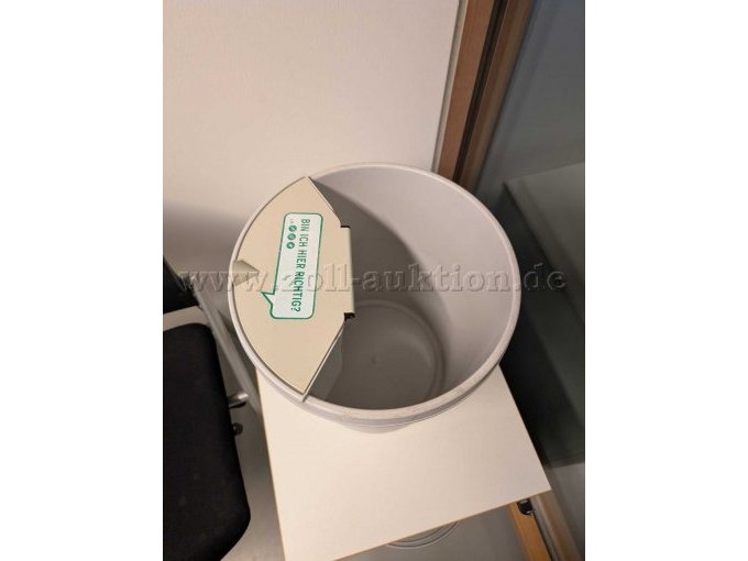 Angebotenes Modell im Papierkorb eingehangen