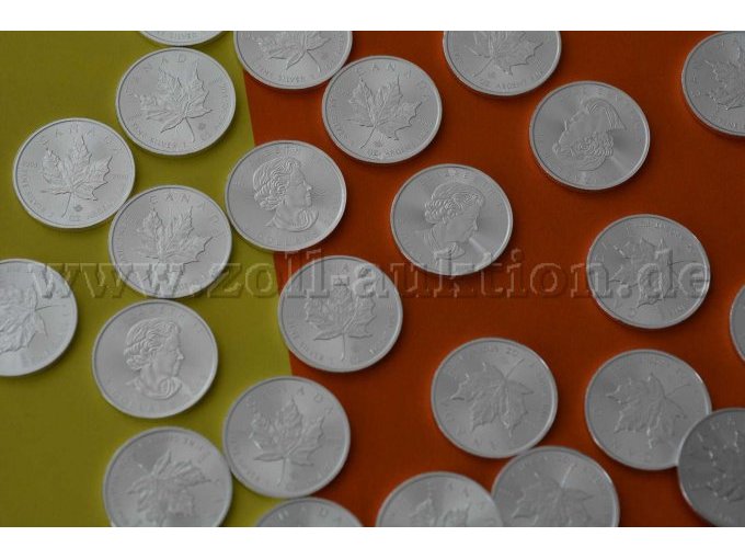 100 Münzen zu je
5 Kanadischen
Dollar