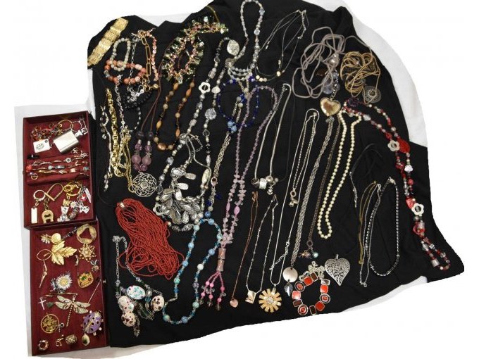 100 Teile Modeschmuck