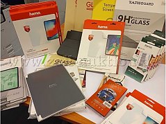 Ansicht der unterschiedlichen Glasfolien und Keyboards