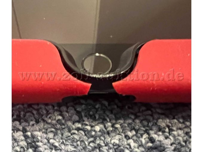 eingerissene Schutzhülle