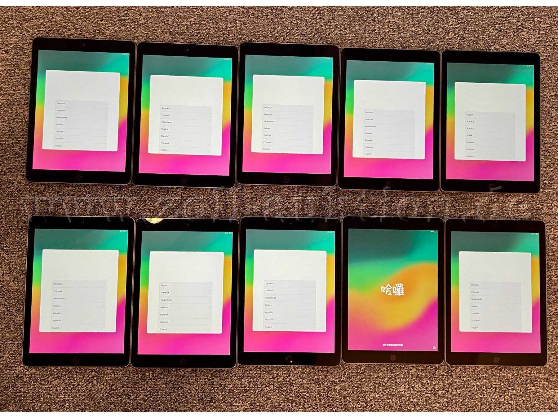 10 iPads Front eingeschaltet