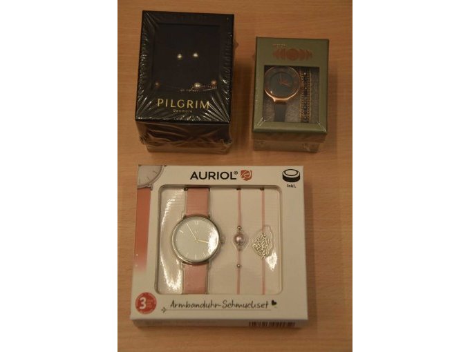 Je 1 Armbanduhr - Schmuckset und 1 Schmuckset