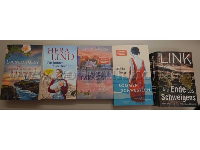 Konvolut aus 10 Büchern,
Teilansicht von 5 Büchern