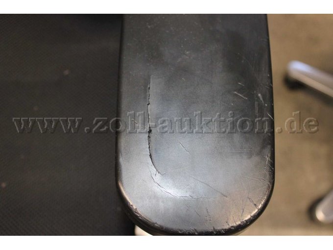 eingerissener Armlehnenaufsatz