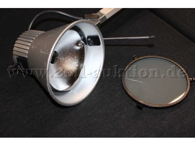 Lampenkopf mit ausgebauter Scheibe