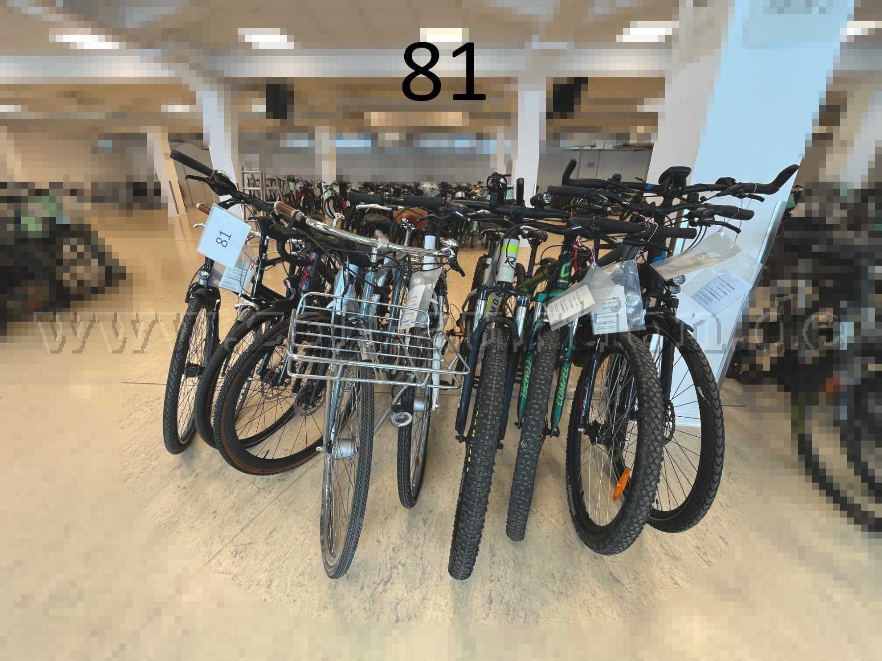 Übersicht Konvolut (von links nach rechts): Damenrad, Tokyobikes, Stevens, Cube, Herrenrad, Pegasus, 3 Mountainbikes, Cube (E-Bike)