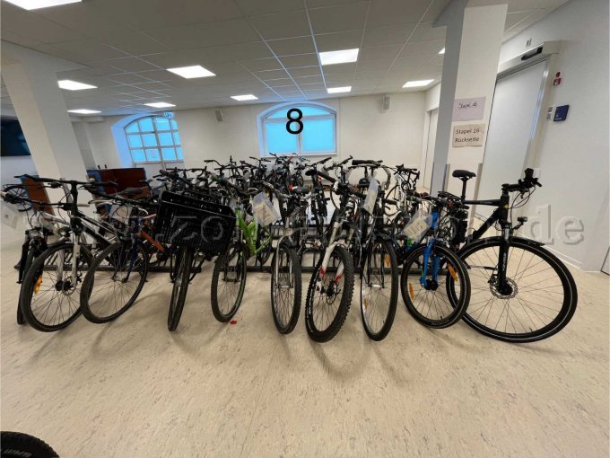 Übersicht Konvolut (von links nach rechts): Cube, Pegasus, Heidemann, unbekannte Marke, Boomer, Shimano, Cube, Nostalgia, Bulls, kieler manufaktur Übersicht Konvolut (von links nach rechts): Cube, Pegasus, Heidemann, unbekannte Marke, Boomer, Shimano, Cube, Nostalgia, Bulls, kieler manufaktur