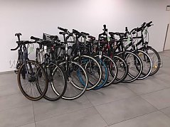 10 Fahrräder Seitenansicht