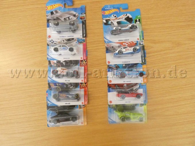 10 Hot Wheels