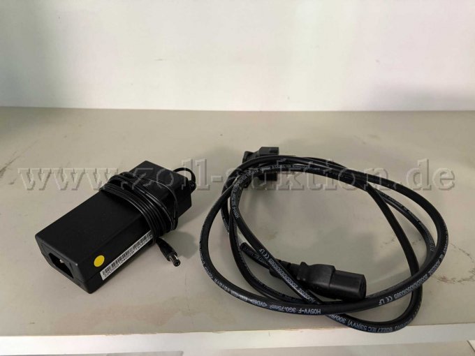 Netzteil + Kabel