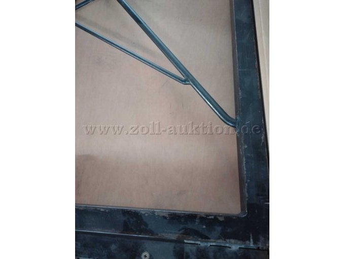 Gebrauchsspuren am Metallgestell