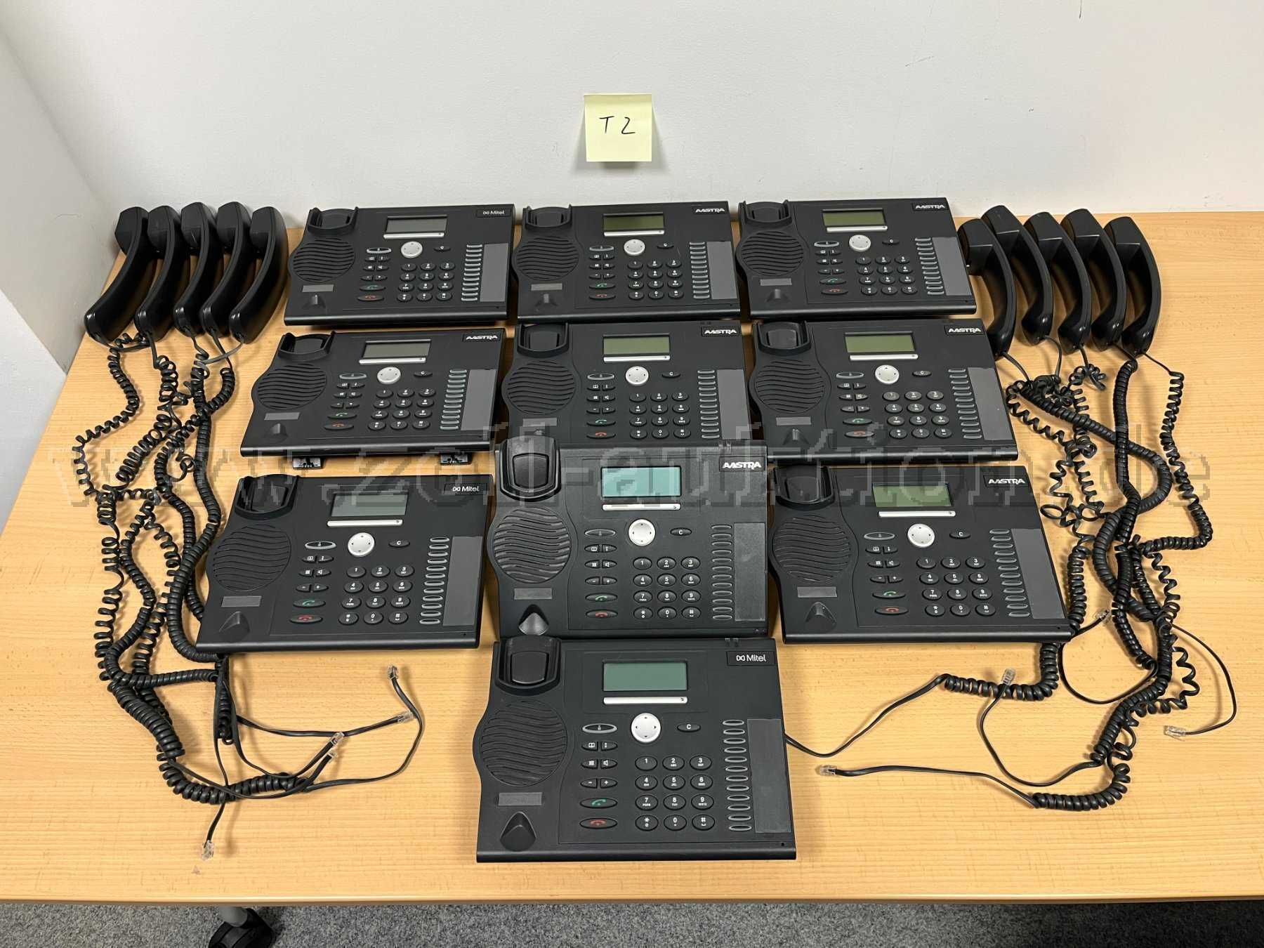 10 Telefone mit Hörer und Kabel