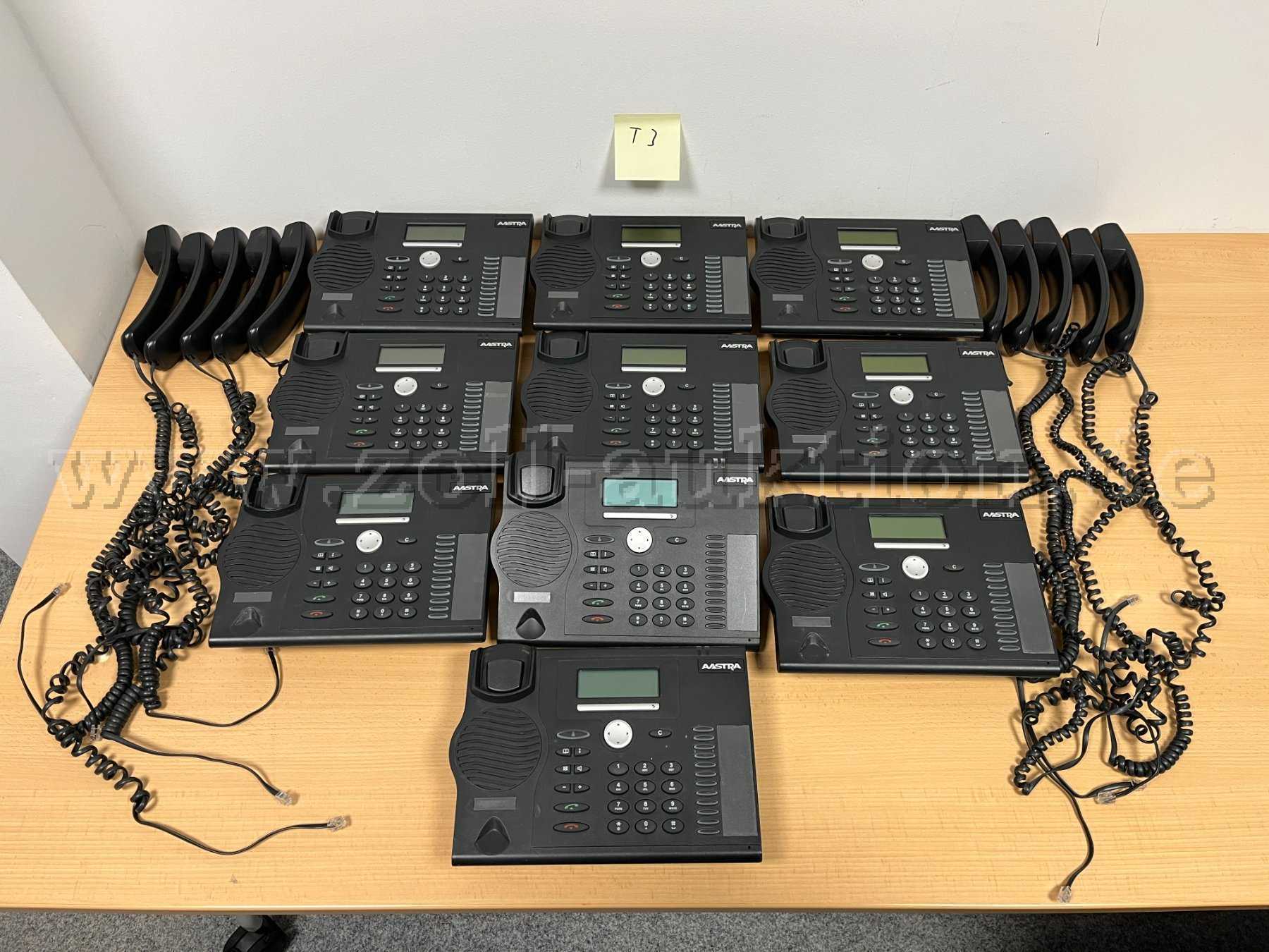 10 Telefone mit Hörer und Kabel