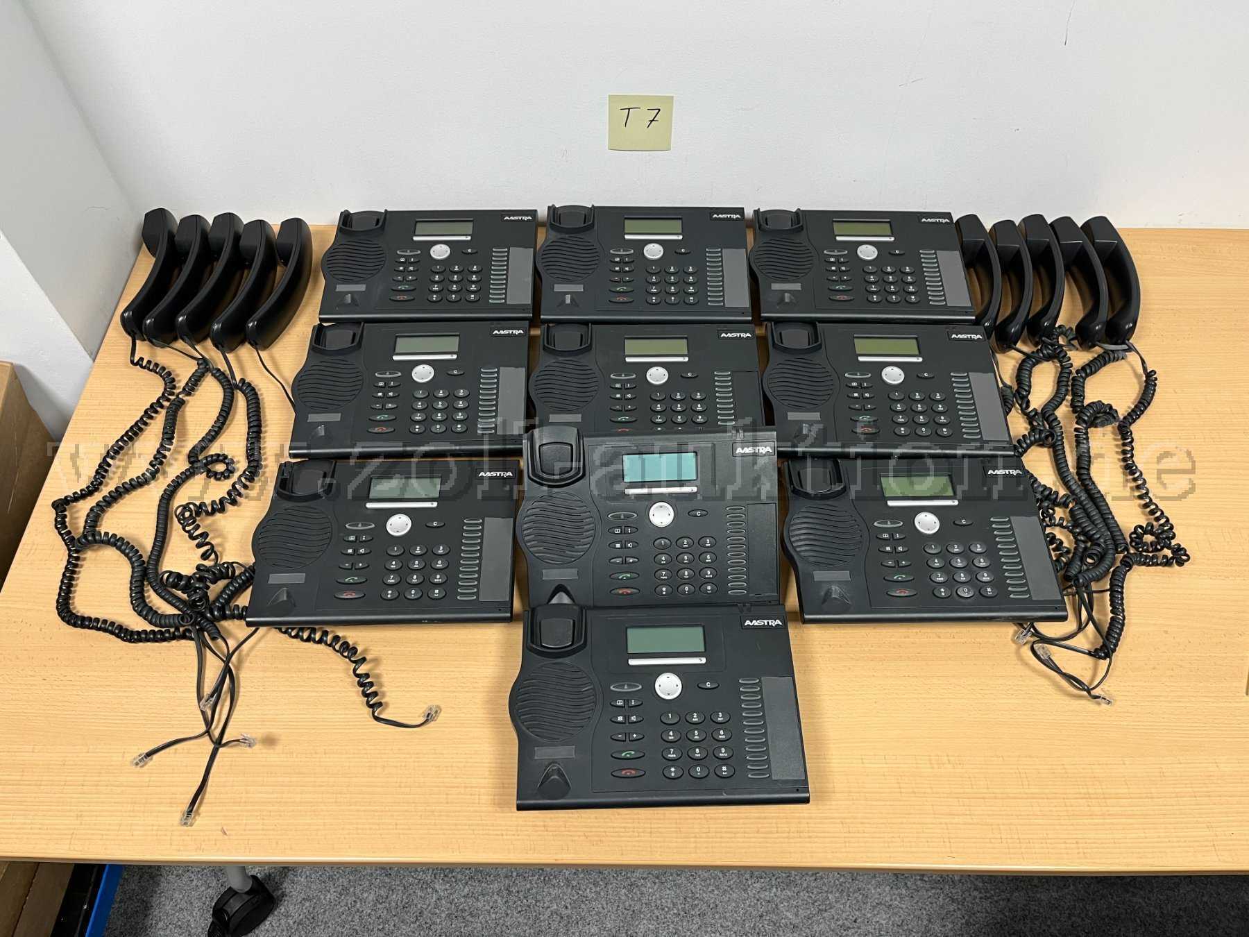 10 Telefone mit Hörer und Kabel
