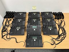 10 Telefone mit Hörer und Kabel