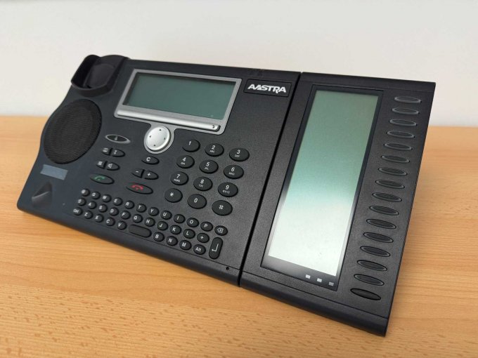 : Mitel / Aastra 5370IP Telefon 
Ansicht von vorne
