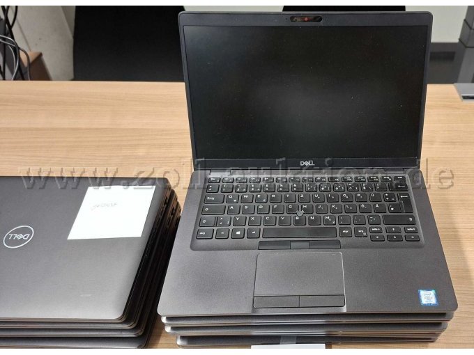 Dell Latitude 5401 aufgeklappt (Beispiel)