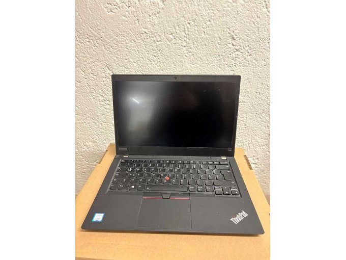 Laptop aus und offen