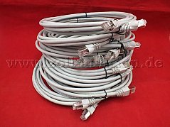 Gesamtansicht der 10 Patch Kabel Telegärtner CAT 7