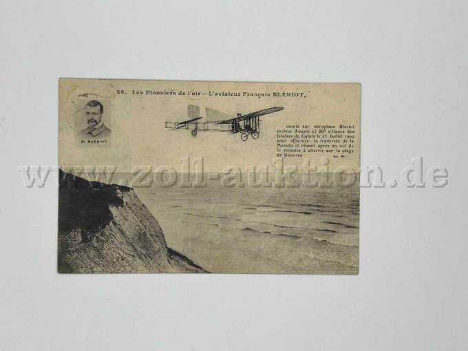 Flugzeug und Meer