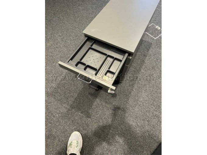 Rollcontainer geöffnet