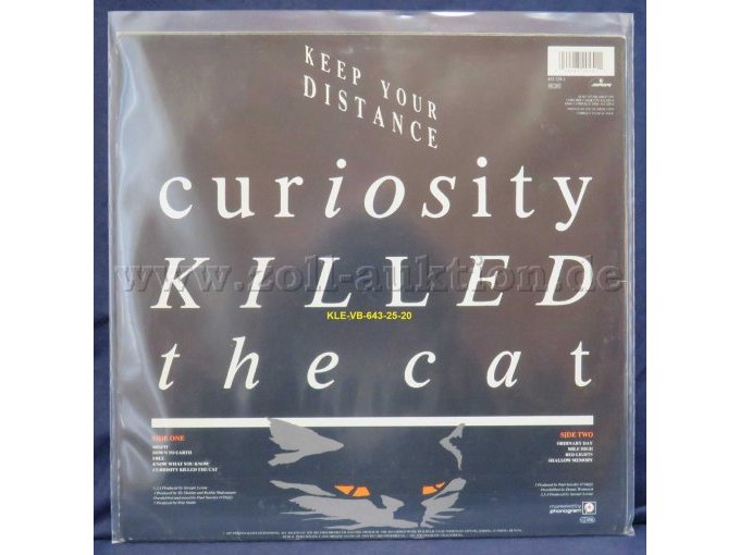curiosity KILLED the cat  „KEEP YOUR DISTANCE“