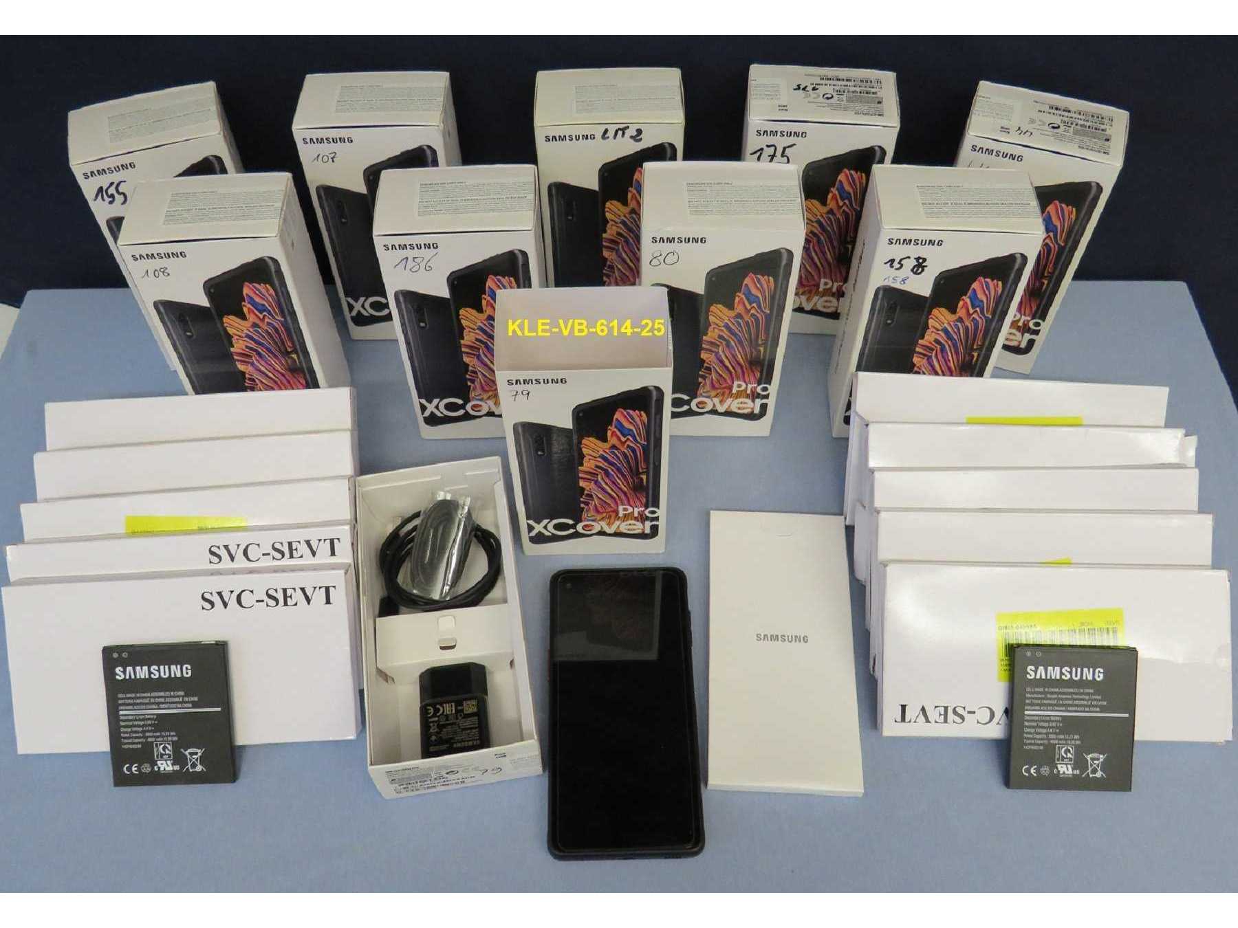 10 Samsung XCoverPro mit Displayschutzfolie, Ladeadapter /-Kabel und Mirko /-Ohrhörer sowie 10_Ersatzakku (Musterbild)