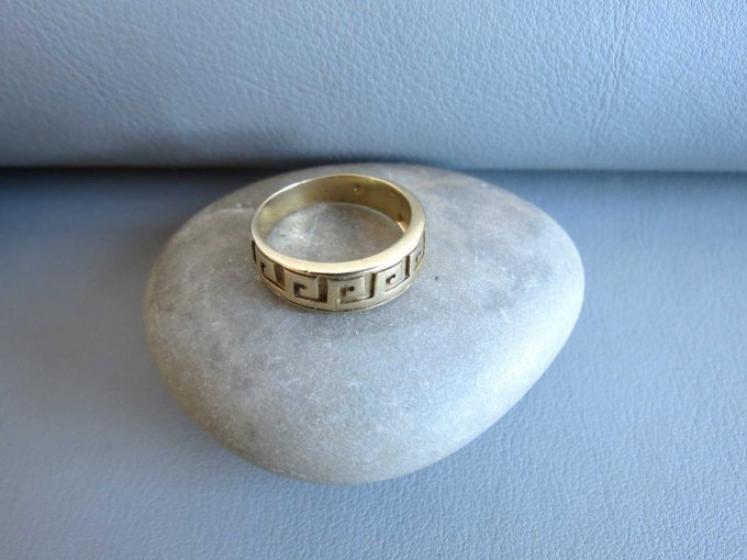 Ring mit Muster