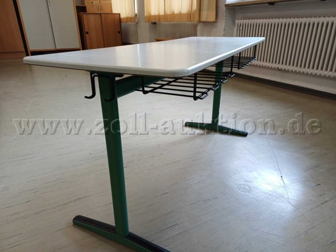 Tisch mit Mappenhaken und Gitterbuchablage