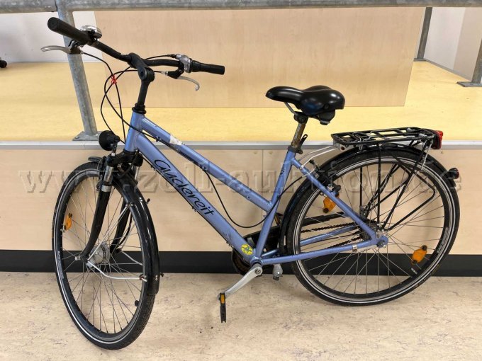10 defekte Bastler-Räder und Ersatzteilespender – foto 8 – kavel bij Zoll-Auktion, Hamburg