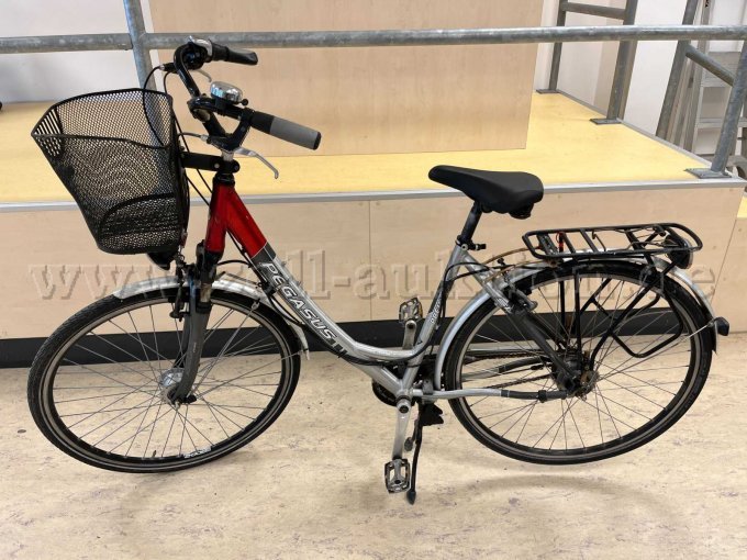 10 defekte Bastler-Räder und Ersatzteilespender – foto 2 – kavel bij Zoll-Auktion, Hamburg