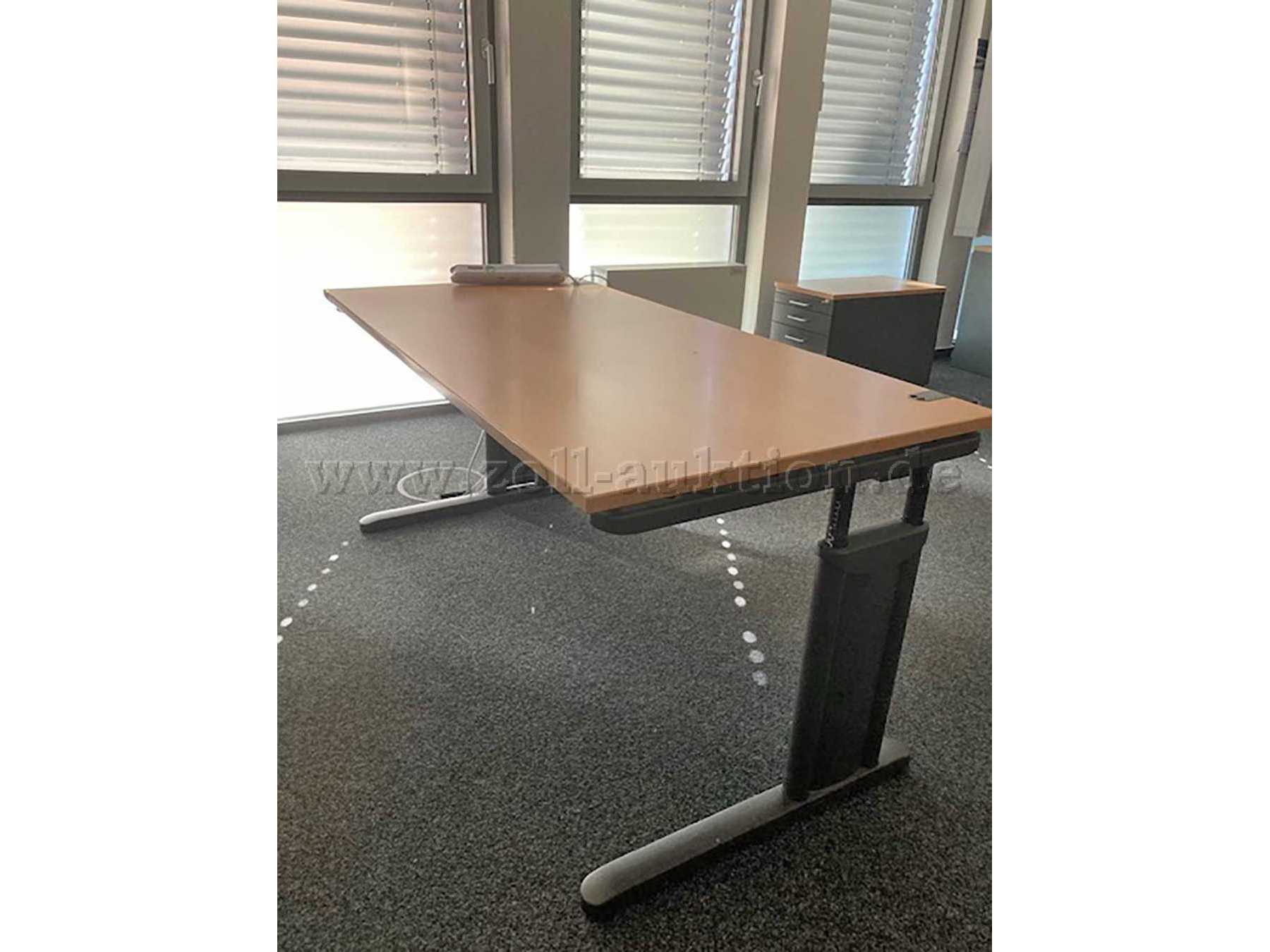 Schreibtisch höhenverstellbar_Einzelansicht
