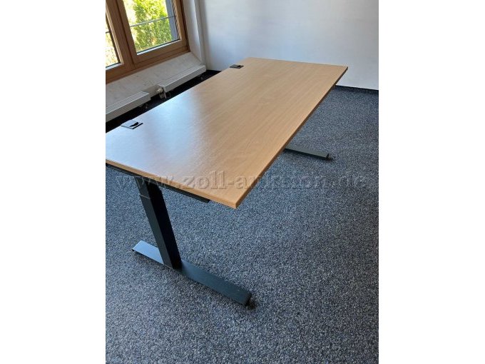 Ansicht Schreibtisch halbseitig