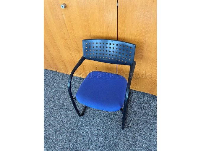 Vitra-Kunststoffrücken-Sitz blau-2