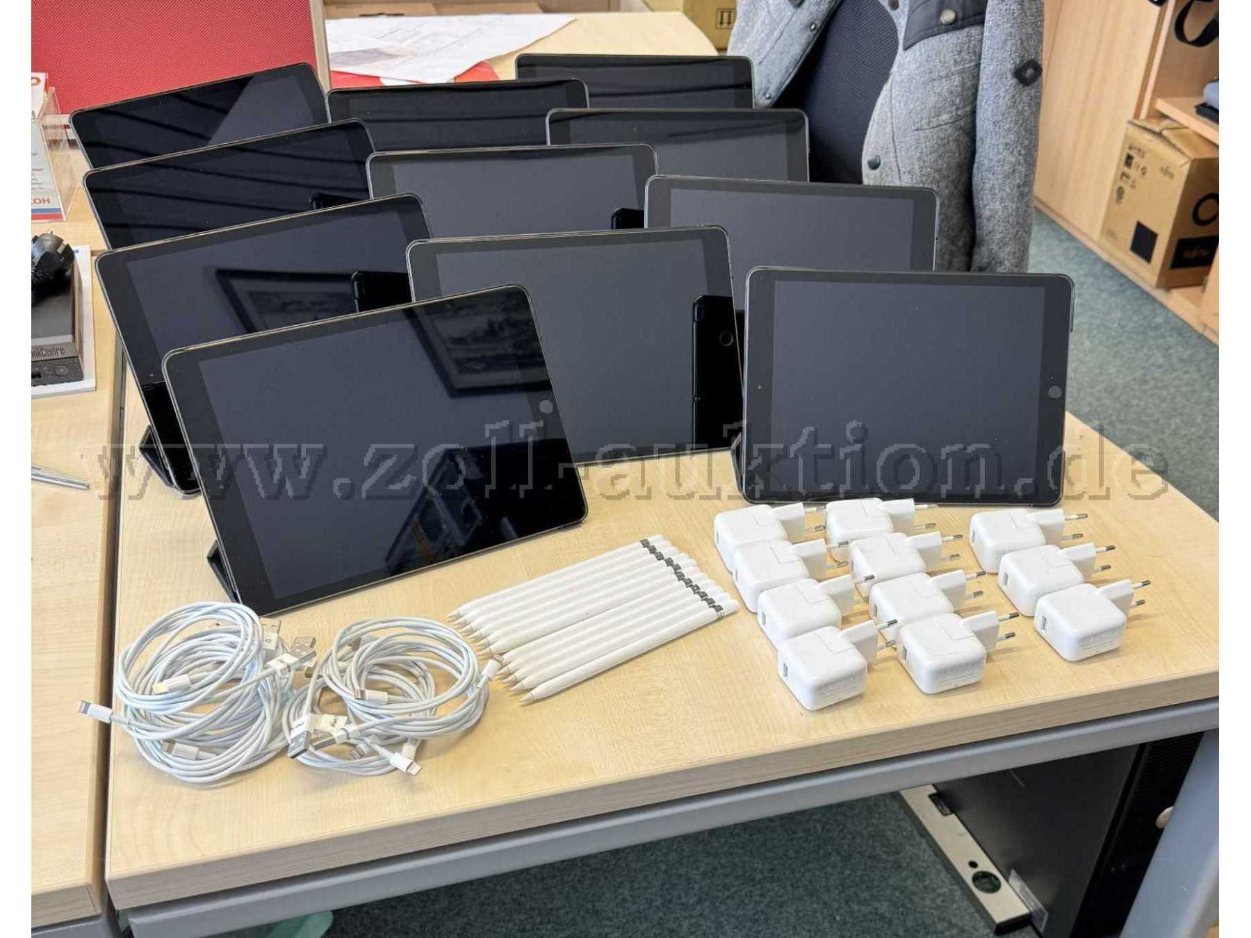 Tablets mit Zubehör