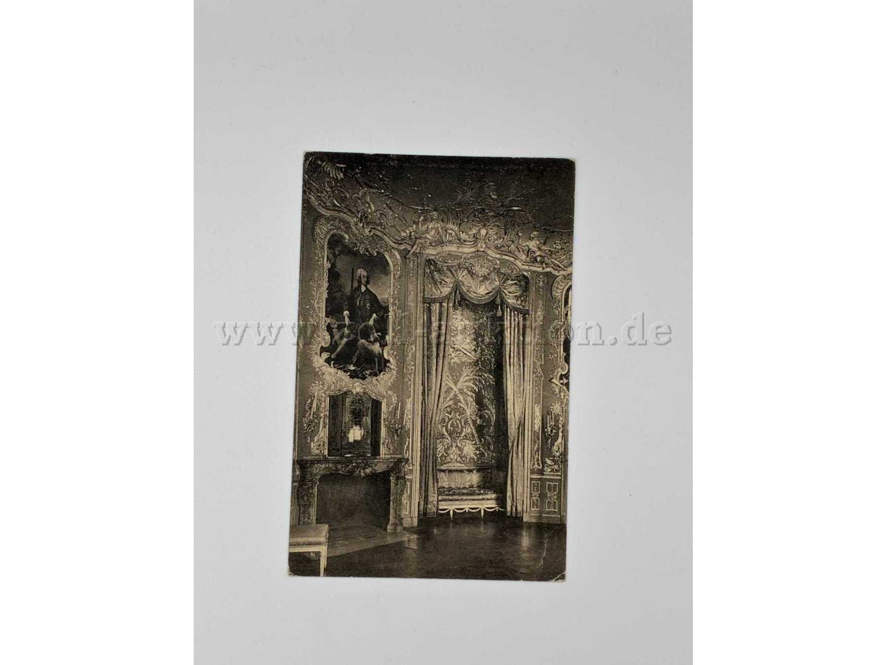 Kgl. Schloss Nymphenburg Reiches Cabinet in der Amalienburg mit Porträt von Kurfürst Karl Albert