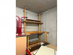 verschiedene gebrauchte Schultische