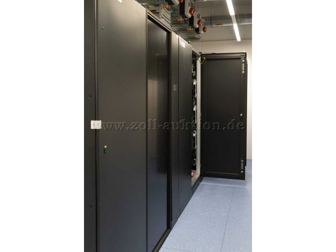 Rückansicht Serverschrank