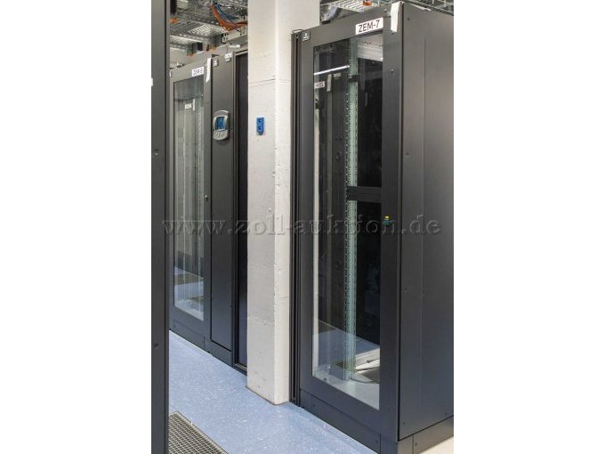 Serveransicht von vorne.