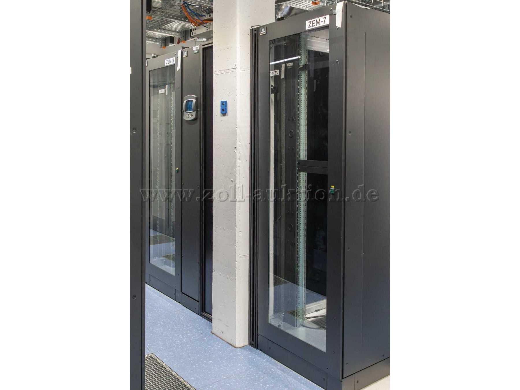 Serveransicht von vorne.