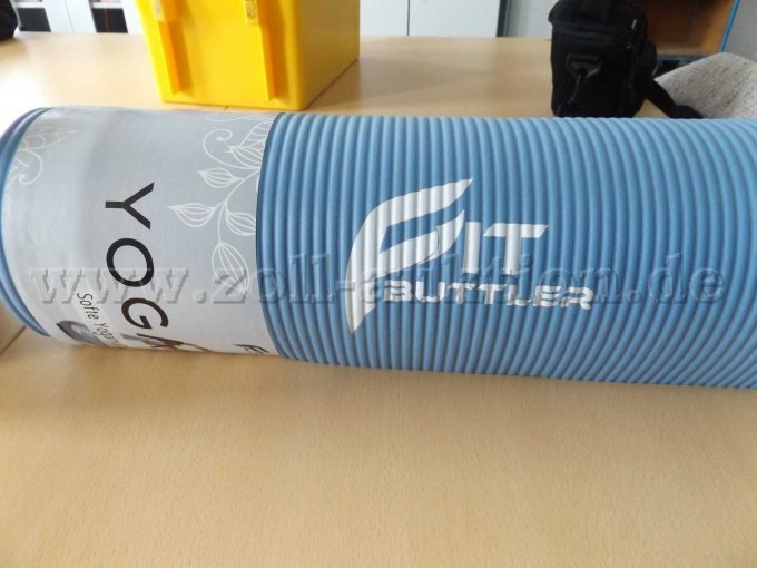 Yogamatte mit Markenkennzeichen Fit Buttler verpackt
