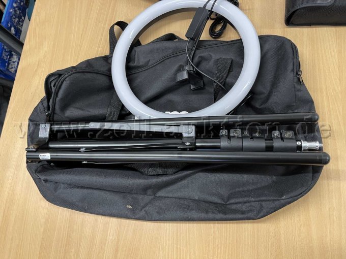 Ringlicht von Hama, in Tasche und mit Stativ