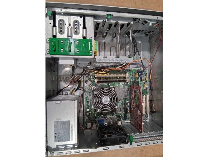 HP 8000 Innenansicht mit ATI Grafikkarte