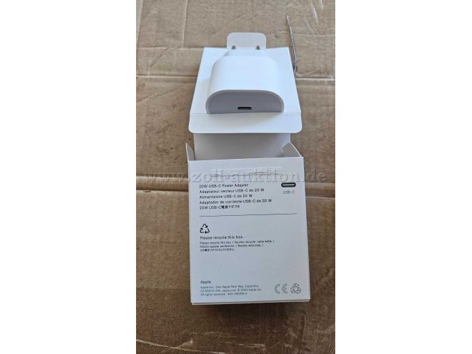 Adapter mit Verpackung