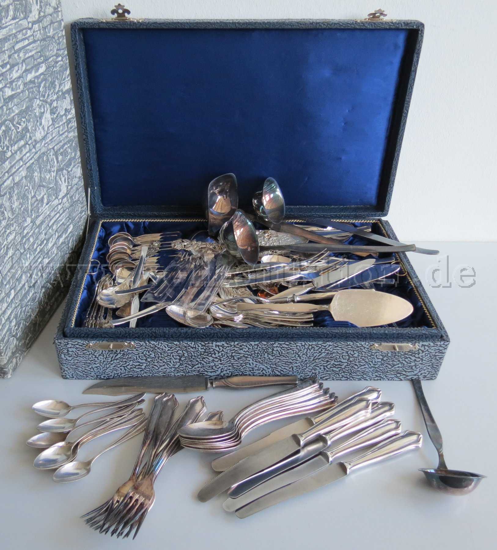 127 件餐具 1000 银：1304 克，800 银：433 克及 Nika 100