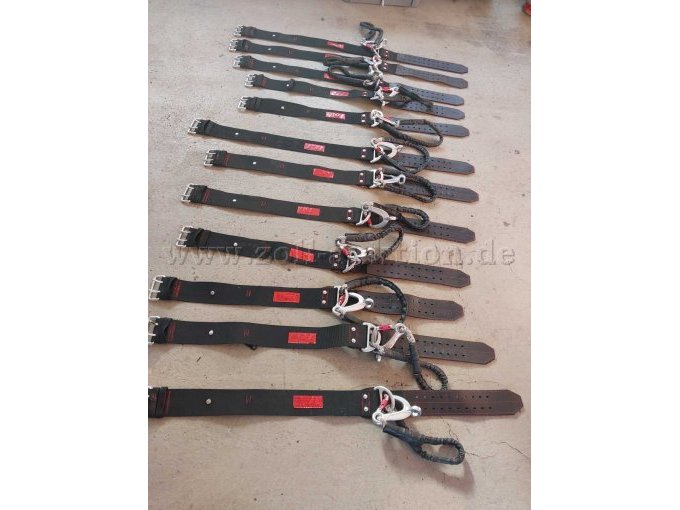 12 Feuerwehrhaltegurte (ausgemustert nach Herstellervorgaben)