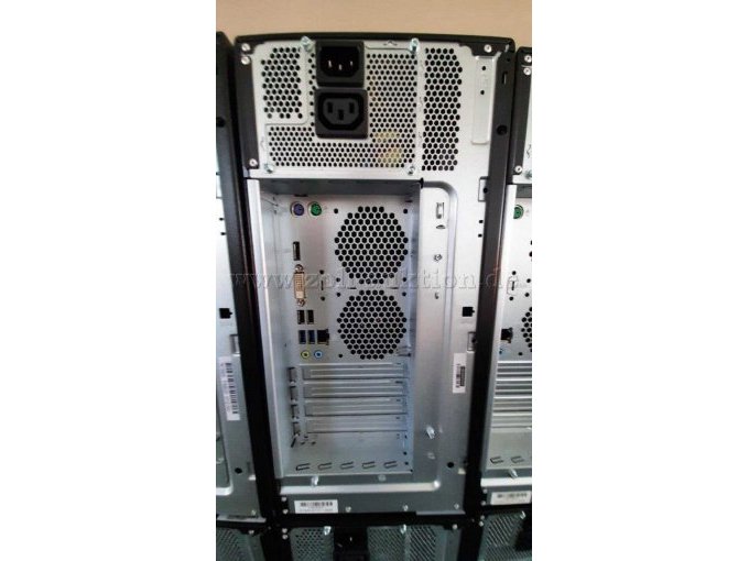 Fujitsu Esprimo P558/E94+ - Rückansicht