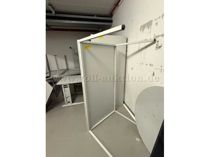 Beistelltisch, Rückansicht