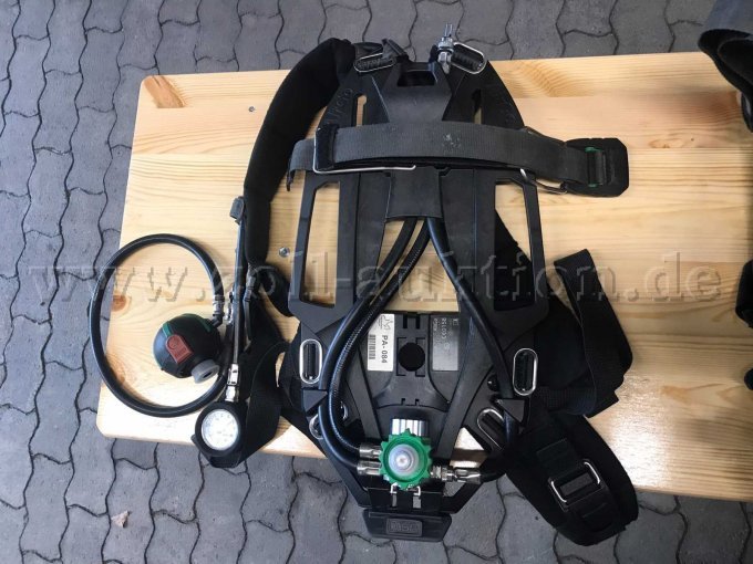 Atemschutzgerät MSA AirGo front (Muster)